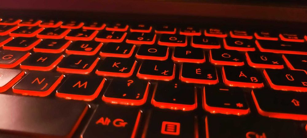 Acer Nitro V 15 i7 / RTX 4050 – Gaming & Workstation