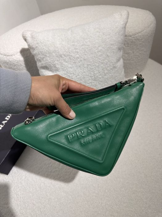 Кожаный клатч Prada