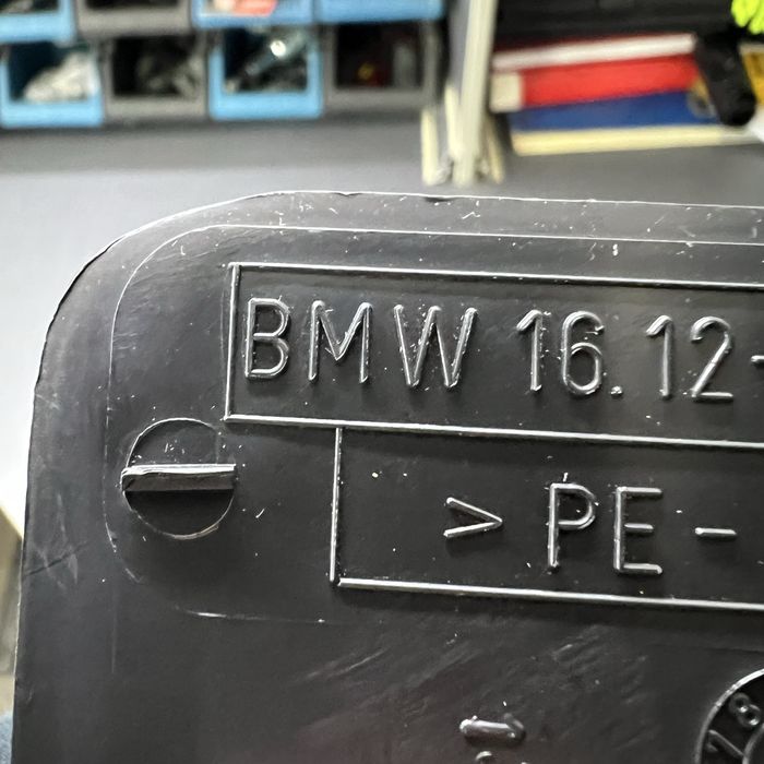 Новый ориг подкрыльник bmw e34 бмв е34