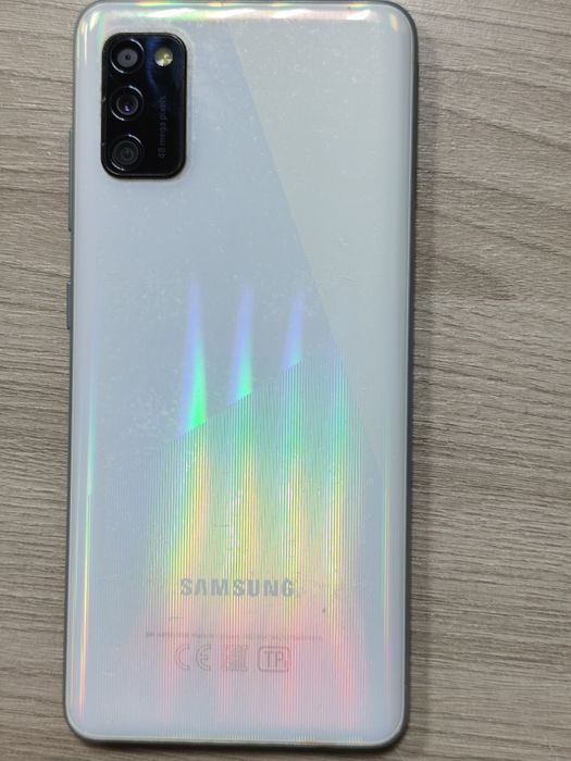 Продам смартфон Samsung A41