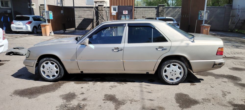 мерседес бенз Е 300