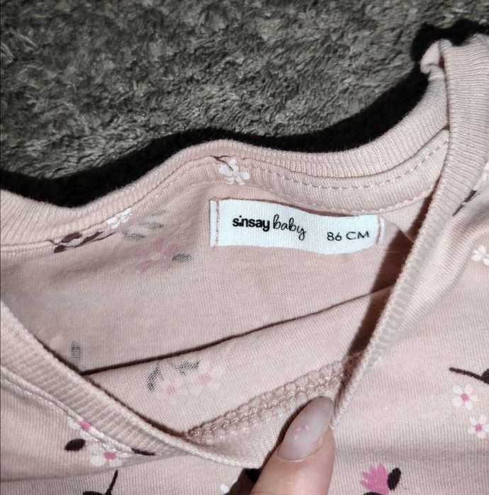 Lot bluzițe ( 4 bucăți) fetiță mărimea 86 H&m și Sinsay