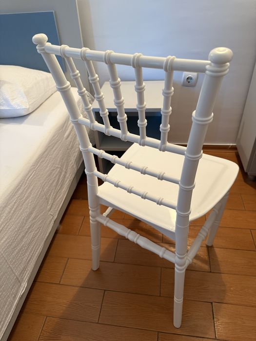 Scaun plastic nou