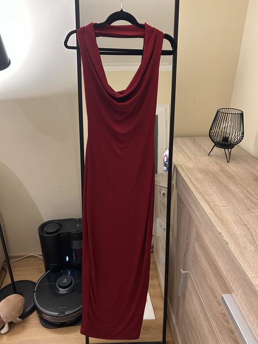 Червена елегантна рокля