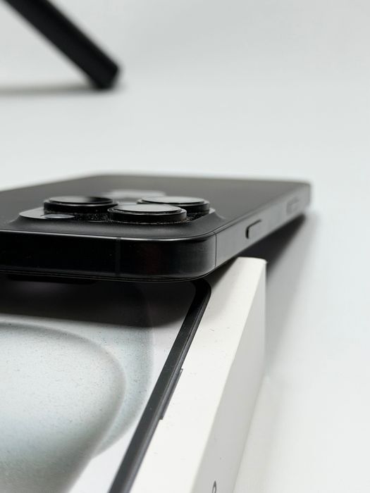 НОВ! Apple iPhone 16 Pro Max Black Titanium 256ГБ