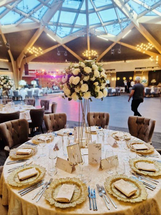 Aranjamente flori, pene, Fete de masa, Farfurii suport