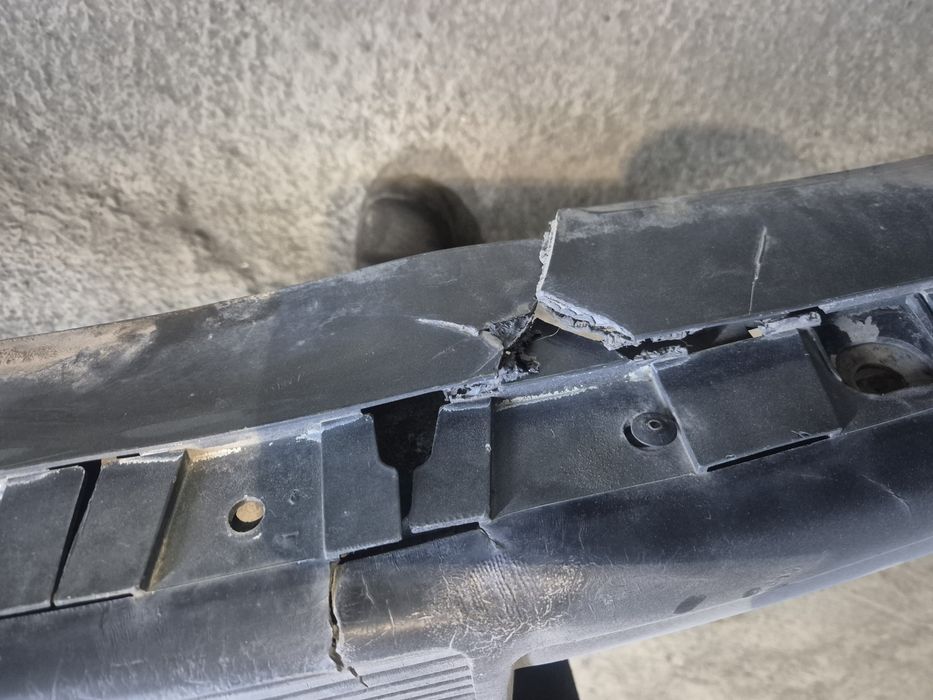 Передний бампер на Bmw E32 7ка