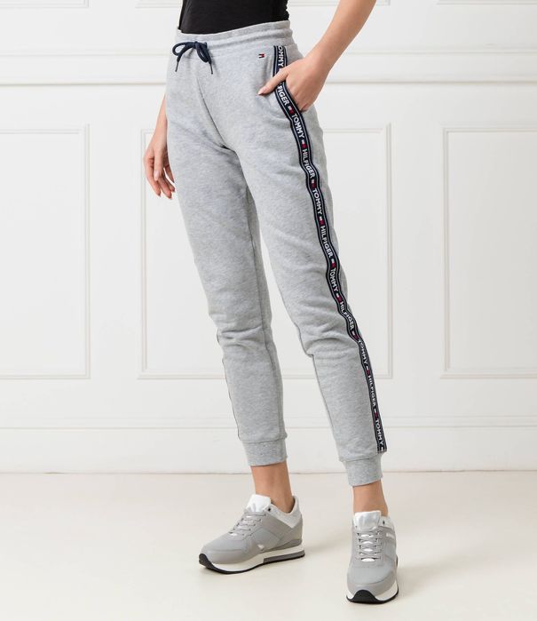 Vând pantaloni de trening tommy