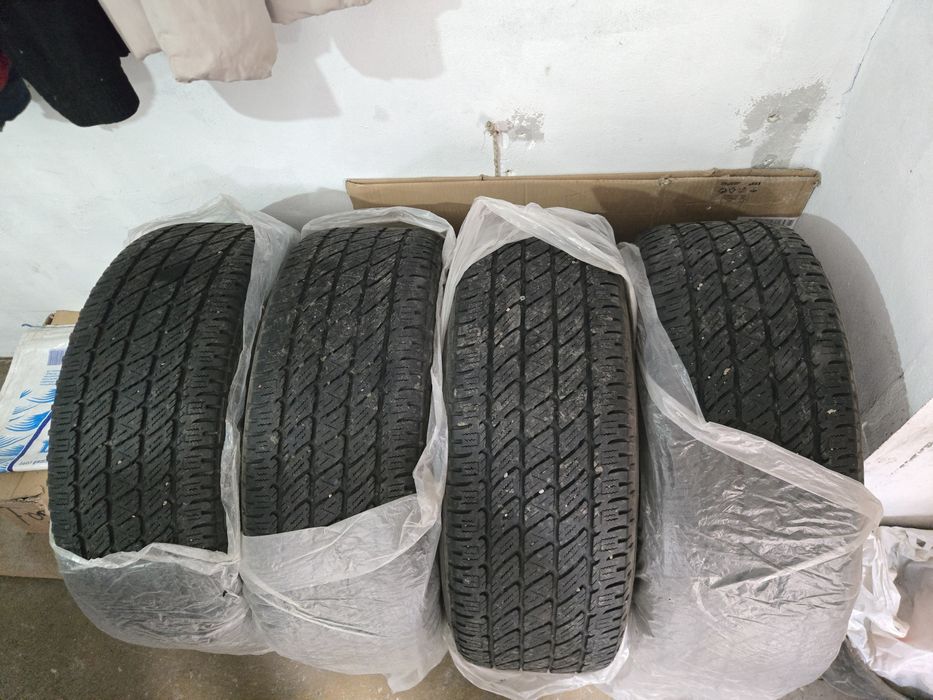 Продам резину 265/65/17 (ДЖИП)