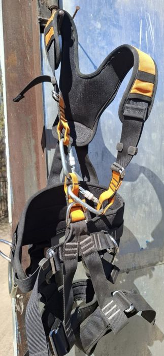 Продам страховочный пояс