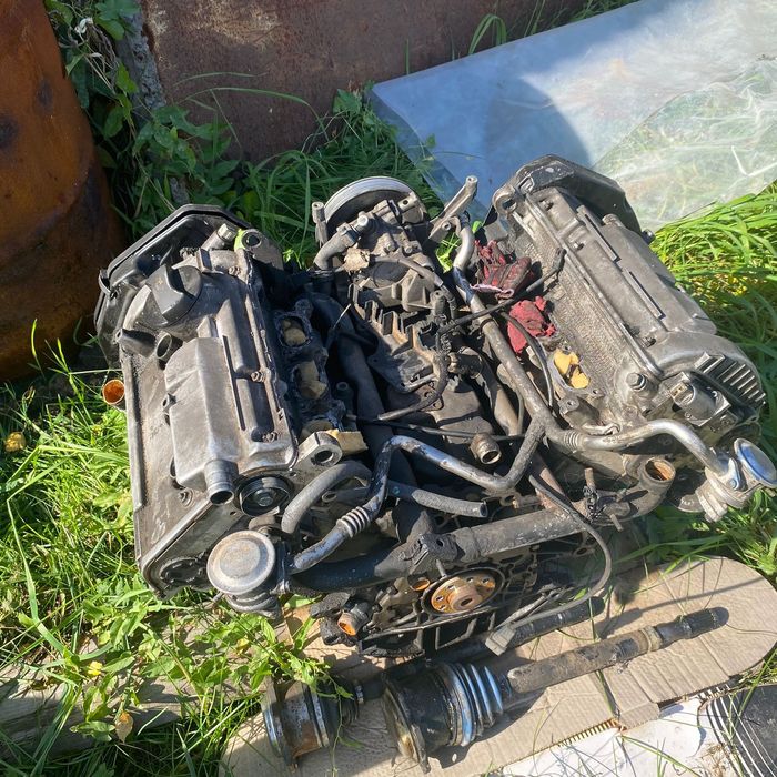 Продам двигатель 2.8 на запчасти
