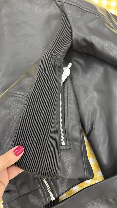 Reserved дамско черно кожено яке еко кожа