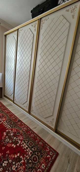 Продам купейный шкаф