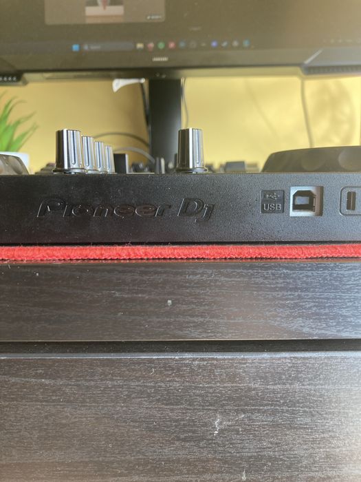 Pioneer DDJ-200 DJ контролер – като нов, с кутия