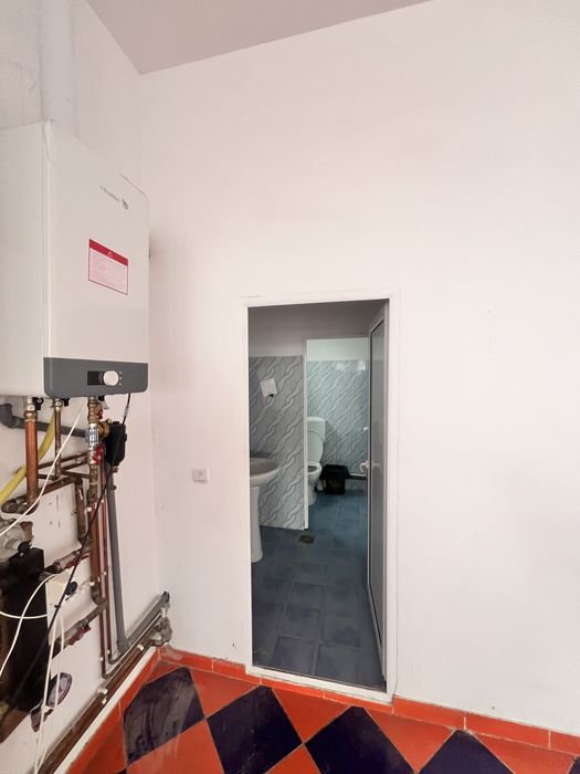 De inchiriat spatiu comercial, hale depozitare, birouri