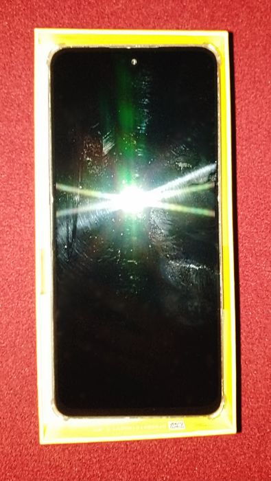 Продам телефон срочно