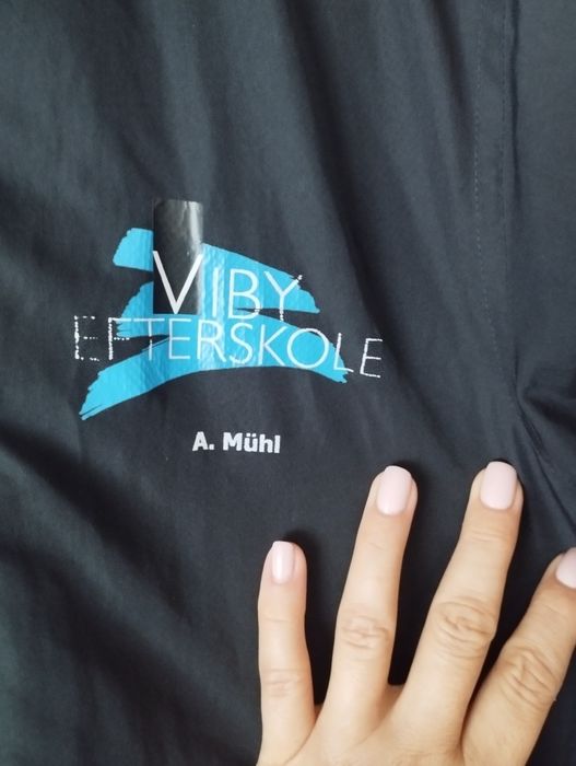 Geacă sport Hummel de culoare neagră-mărimea M