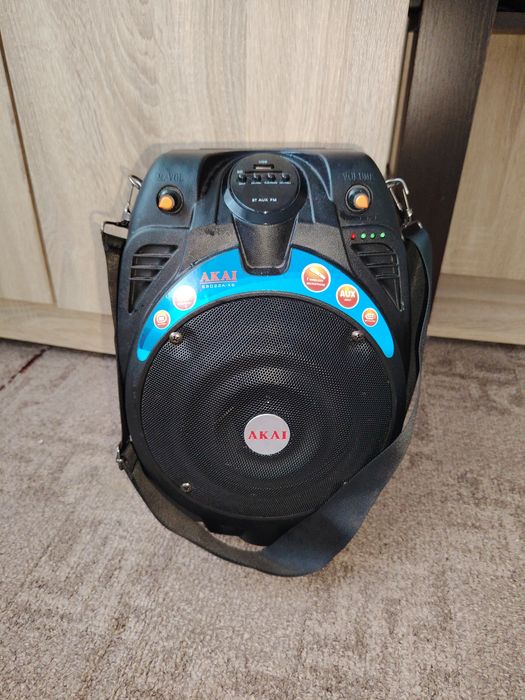 Boxă Akai portabilă