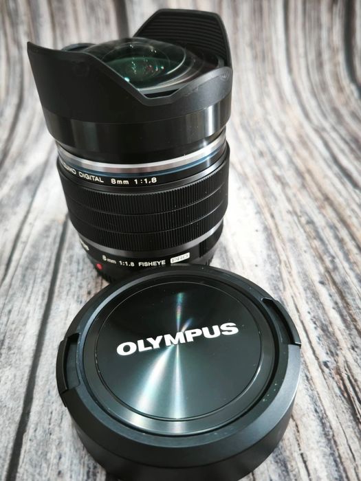 Olympus 8mm fisheye perfecta stare