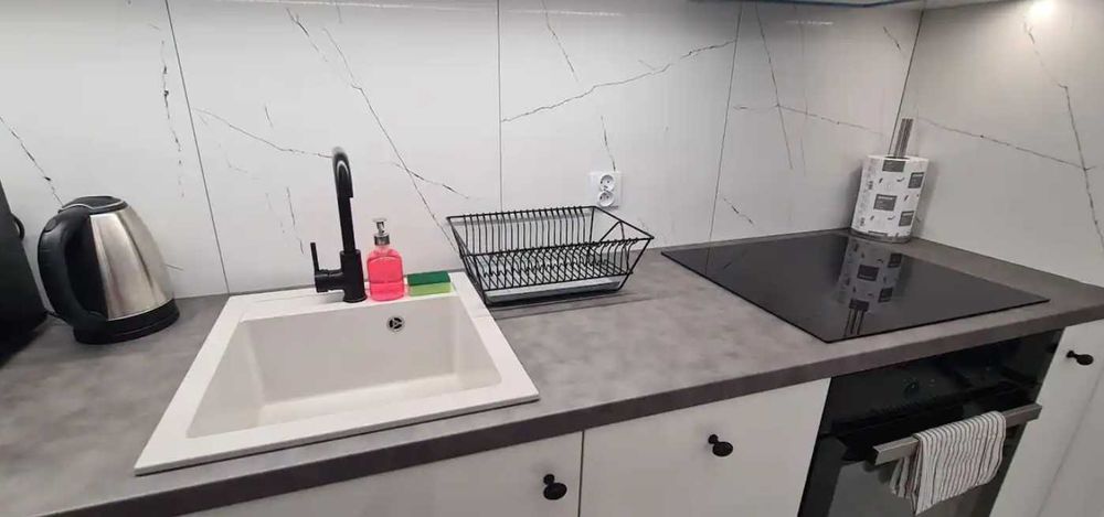 Дава се под наем Двустаен апартамент в Пловдив, Изгрев - 61 кв.м за 219.3 € - Снимка #2