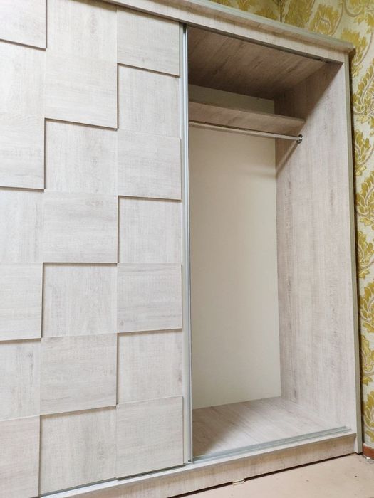 Шкаф луна размером 1.8×2.05