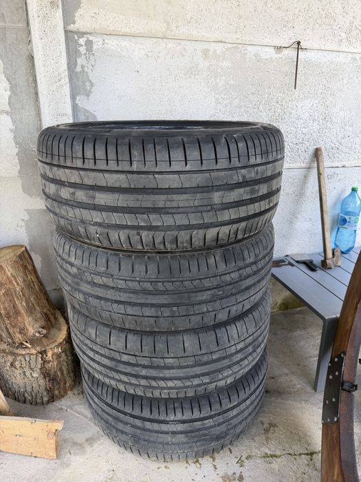Vand anvelope 245/45 R20 si 275/40 R20 Pirelli P Zero