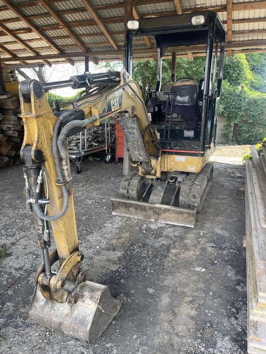 Excavator  Caterpillar