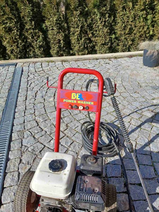 Бензинова водоструйка Хонда