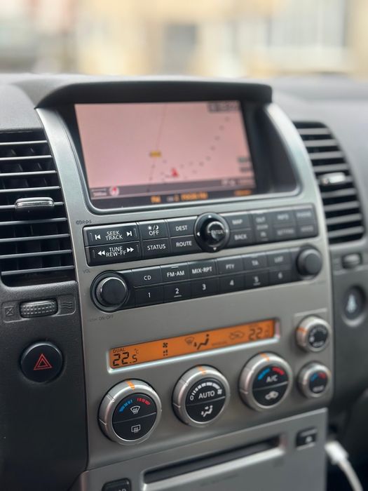 Vând Nissan pathfinder