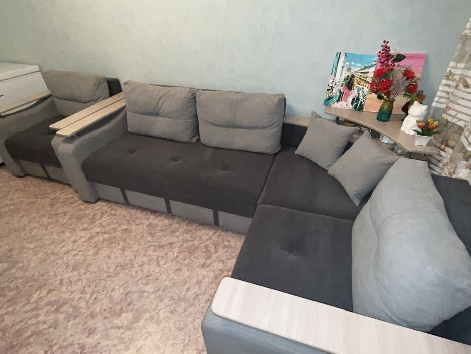 Продаеться Диван Угловой с креслой