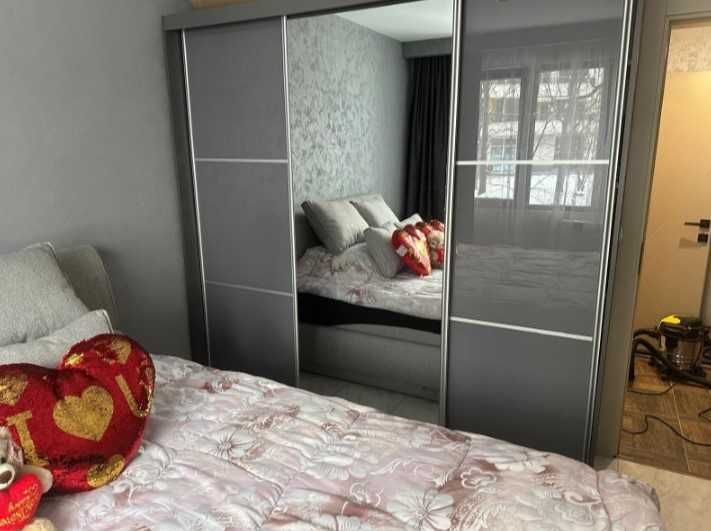 Продава се Тристаен апартамент в София, Център - 66 кв.м за 2463 €/кв.м - Снимка #2