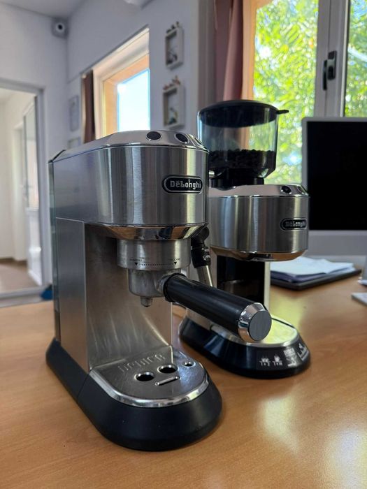Espressor manual DELONGHI Dedica Style EC685.M + Rasnita + Accesorii