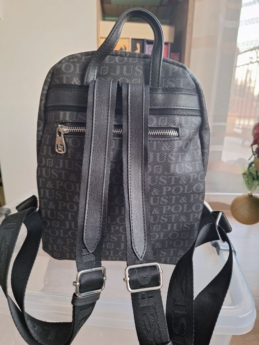 Черна дамска раничка