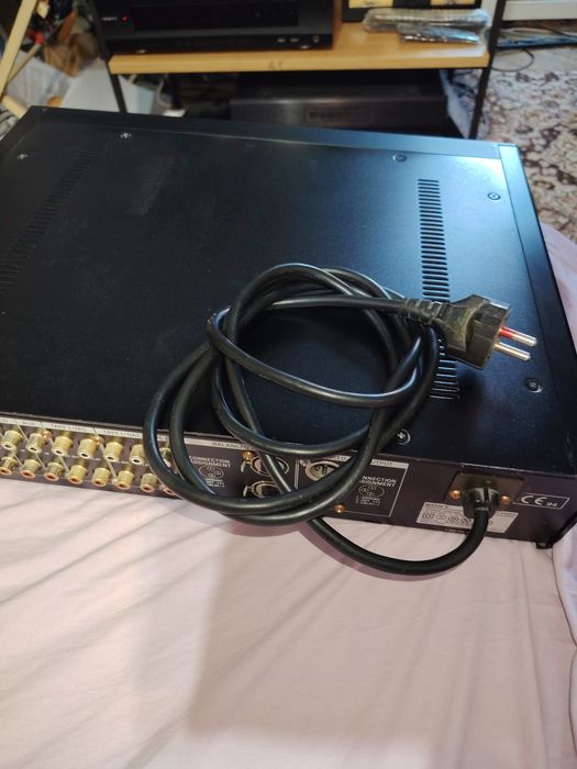 Продавам предусилвател Sony E90ES