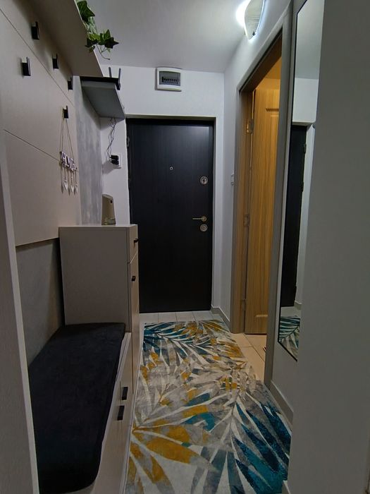 Închiriez apartament
