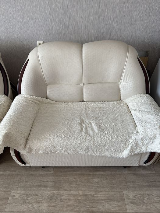 Продам два раздвижных дивана