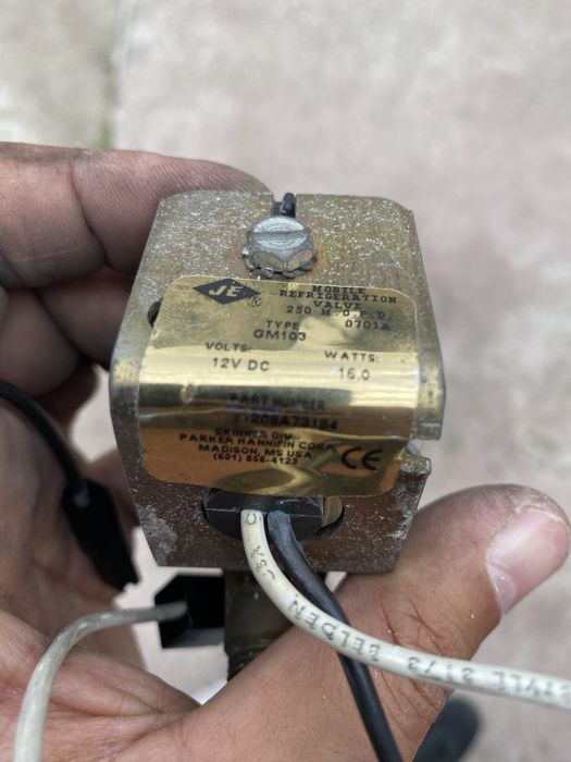 Ел магнитен клапан 12V за мобилни климатици