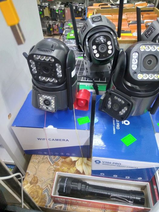 Camere video solare și la curent profesionale