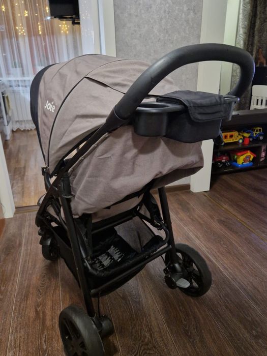Каляска Joie