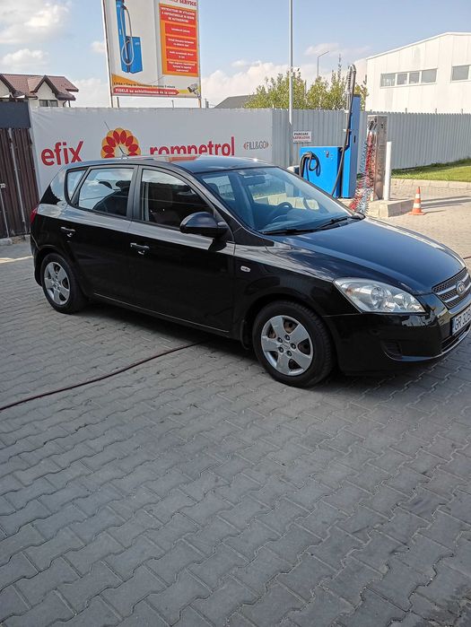Vând KIA ceed 1.4 benzina an 2008