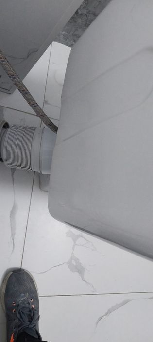 Продам унитаз в хорошем состояние.