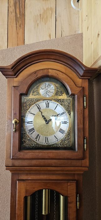 Колонен часовник