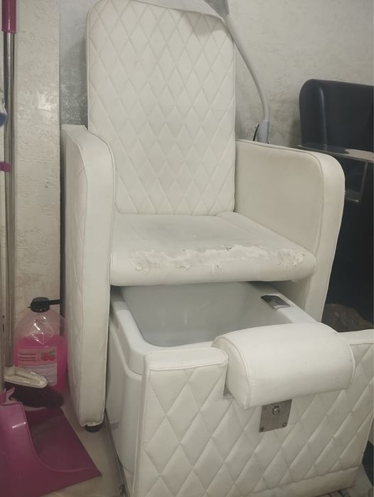 Продам педикюрное кресло срочно