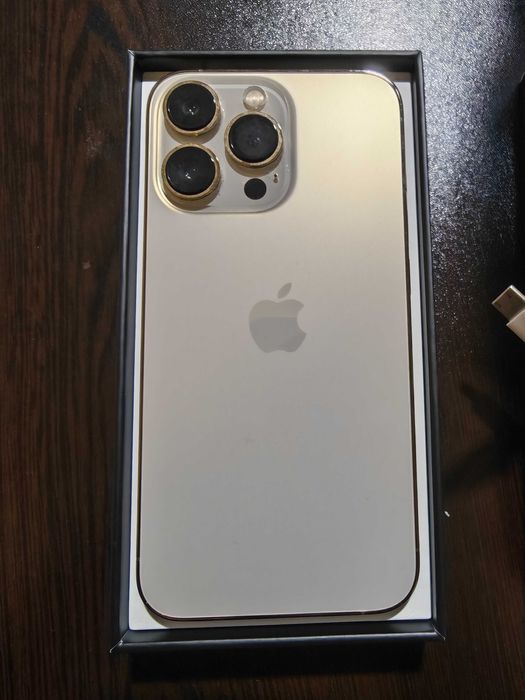 Продавам iPhone 13 pro