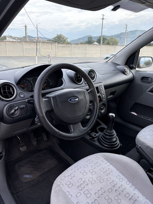 FORD Fiesta 2005 — imagine 5