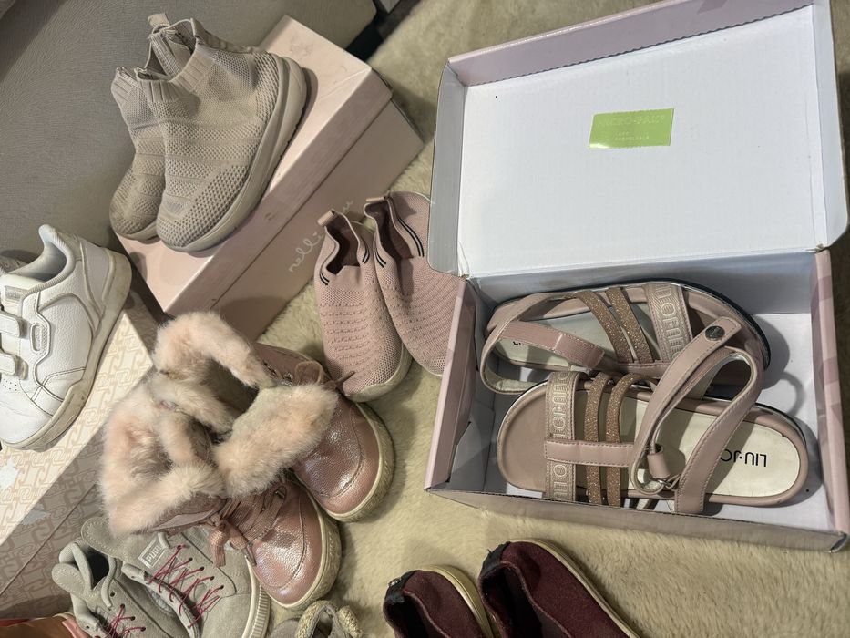 Маркови детски обичувки-Nike, Adidas, Sckechers, Liu Jo, Michael Kors, Zara, Puma, Pepe Jeans, UGG, Crocs и др.