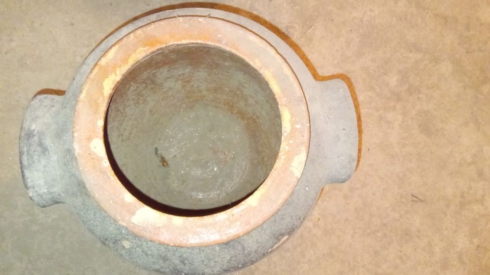 Антики: Грънци,чайници, бъклица, др