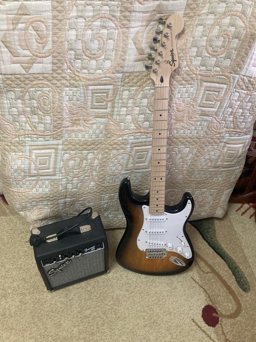 Гитара Fender Squier Stratocaster Pack (Комплект) + Комбик. Идеал