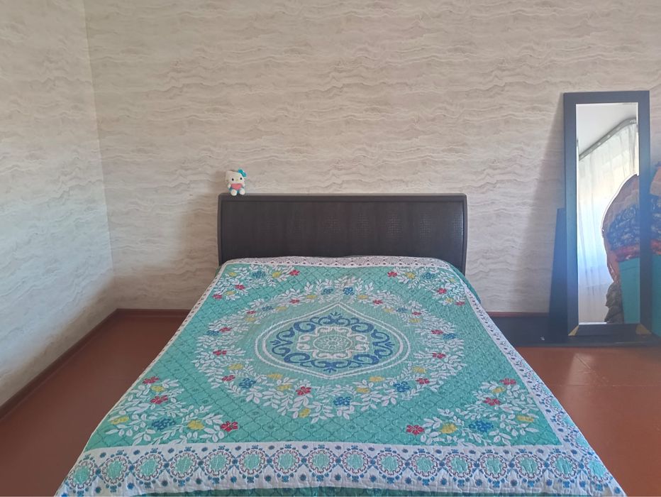 кровать для спальни