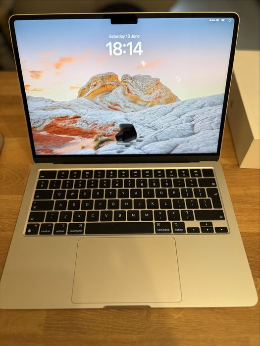 Apple MacBook Air 13.6” - Активна Гаранция и 100% Battery Health